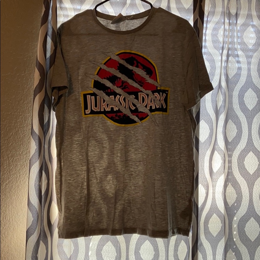 Graphic tee